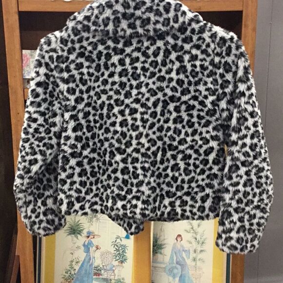 7-8 Gymboree black & gray fuzzy coat - Picture 4 of 4